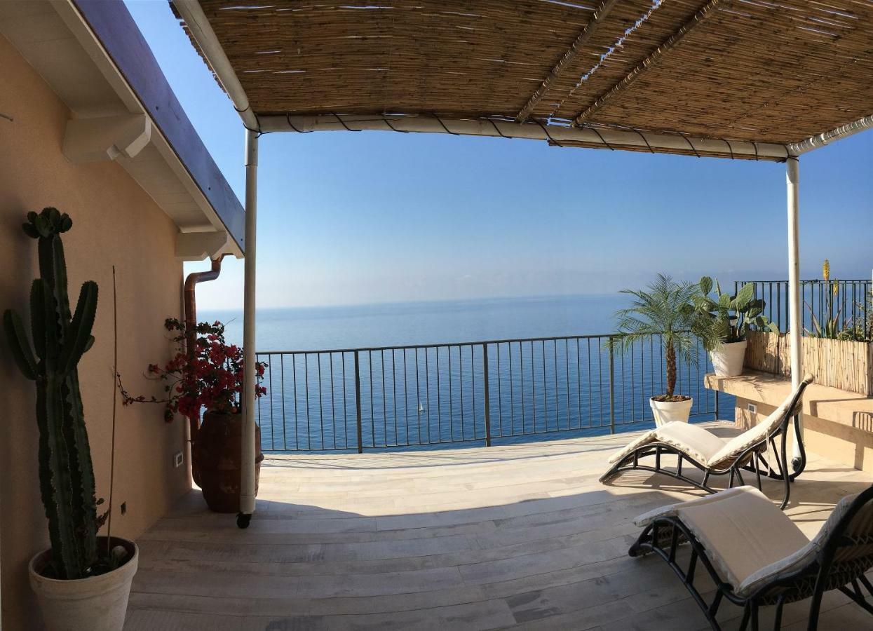 גרימלדי House In Grimaldi. Spectacular View Over The French Riviera! מראה חיצוני תמונה
