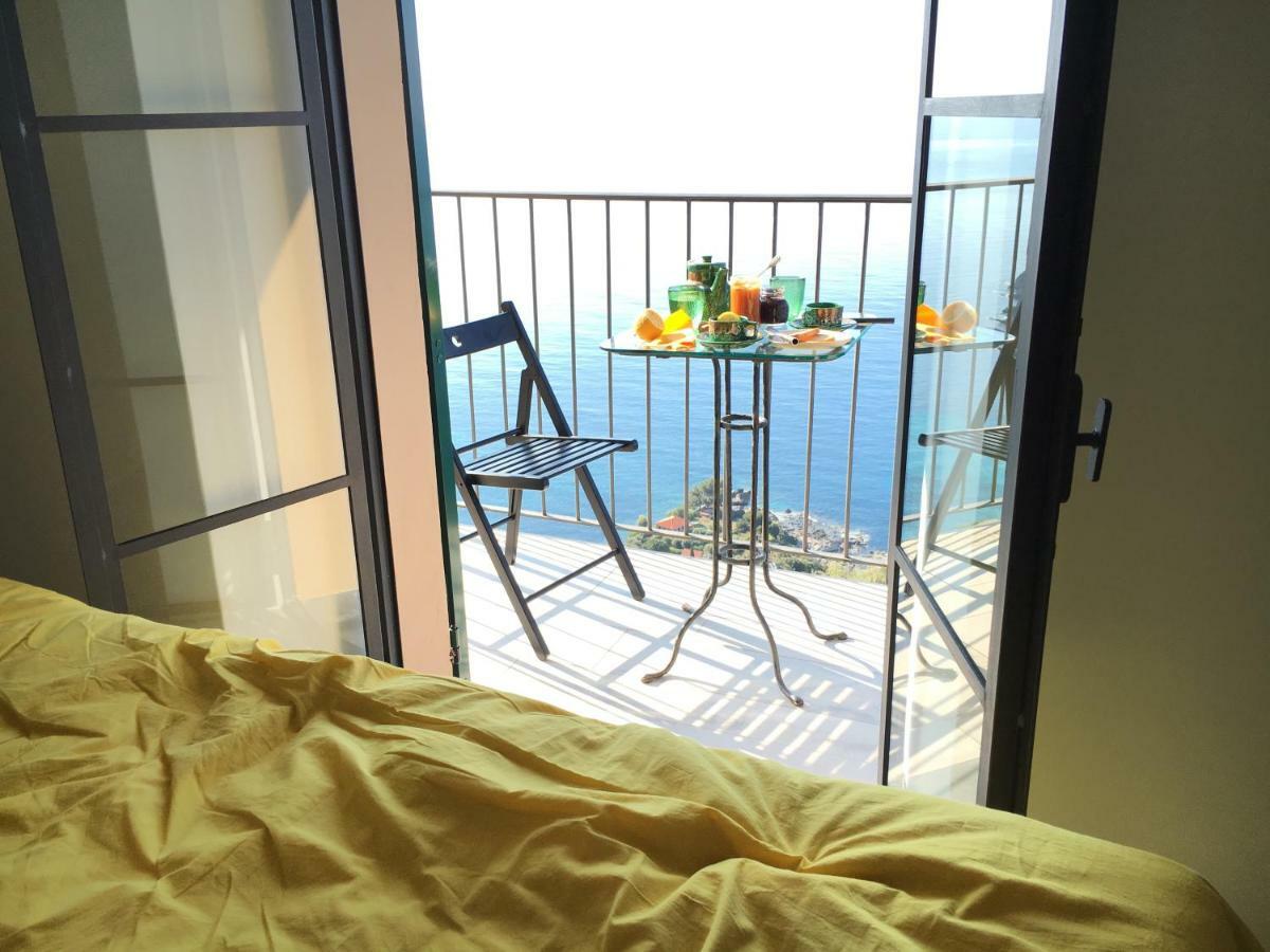 גרימלדי House In Grimaldi. Spectacular View Over The French Riviera! מראה חיצוני תמונה